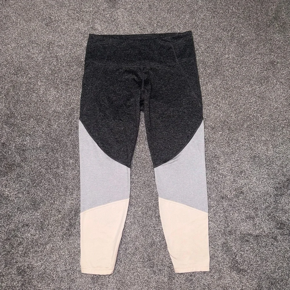 Old Navy Active High Waist Leggings - Charcoal Grey, Heather Grey & Peach - M